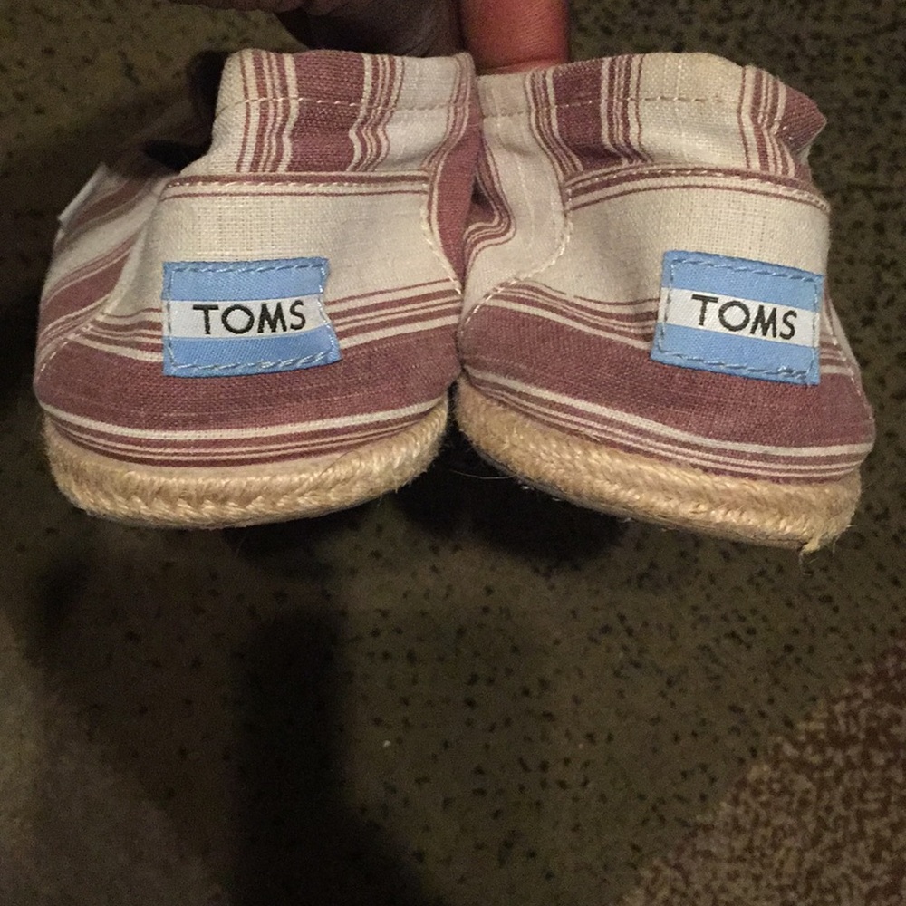 Toms